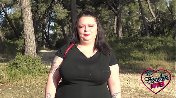 Jade, Une Ronde Très Coquine Qui Adore L_exhib
