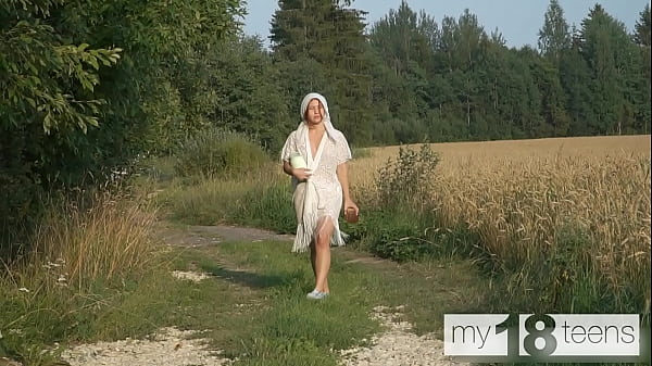 My18teens – Cute Girl Went Into The Field For A Walk And Masturbate Her Pussy