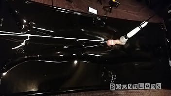 Boundlads – Lucky Pup In Vacuumbed