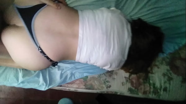 Le Corro La Tanguita Negra De Lado Y Le Subo La Remera Blanca Me Cogo De Perrito